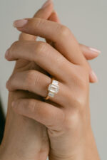 2.5 Carat Emerald-cut Statement | 14K White Gold | Modern Nobility | Signature - Image 5