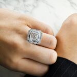 11.91 Carat Asscher Diamond Ring | Brilliant White | 18K Gold | Grand Palais Radiance - Image 4