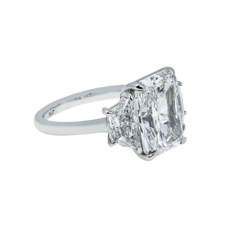 5.02 Carat Radiant Diamond Ring | Brilliant White | 18K Gold | Signature Sophistication