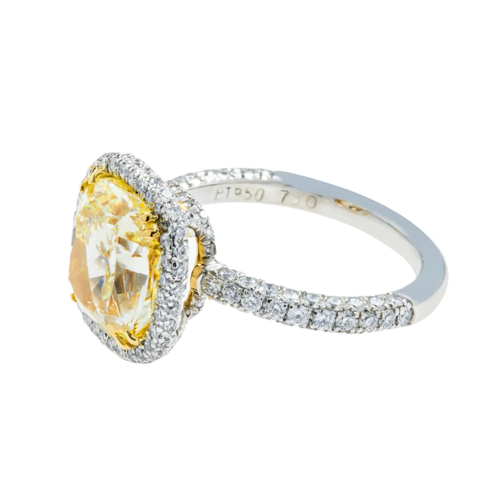 5.1 Carat Cushion Statement | Fancy Yellow | 18K Gold | Rare Fancy-Color Splendour