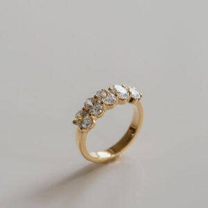 Oval Band | Brilliant White | 14K White Gold | Refined Light | Heirloom