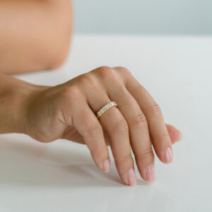 Oval Band | Brilliant White | 14K White Gold | Refined Light | Collector-Grade