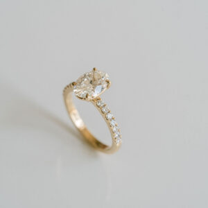 2 Carat Oval Statement | Brilliant White | 14K White Gold | Modern Nobility | High Jewellery