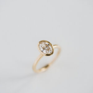 1 Carat Oval Statement | Brilliant White | 14K White Gold | Graceful Brilliance