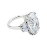 15.25 Carat Oval Diamond Ring | Brilliant White | 18K Gold | High Jewellery Supremacy - Image 3