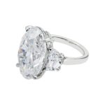15.25 Carat Oval Diamond Ring | Brilliant White | 18K Gold | High Jewellery Supremacy - Image 4