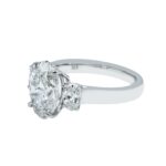 3.33 Carat Oval Diamond Ring | Brilliant White | 18K Gold | Quiet Power | High Jewellery - Image 4