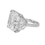 30.48 Carat Asscher Diamond Ring | Brilliant White | 18K Gold | High Jewellery Supremacy - Image 3
