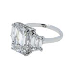 9.06 Carat Emerald Diamond Ring | 18K Gold | Heirloom-Worthy Glow - Image 3