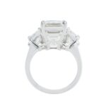 9.06 Carat Emerald Diamond Ring | 18K Gold | Heirloom-Worthy Glow - Image 4