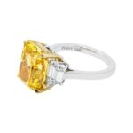 8.85 Carat Cushion Statement | Fancy Yellow | 18K Gold | Rare Fancy-Color Splendour - Image 3