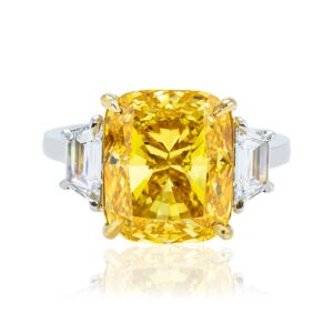 8.85 Carat Cushion Statement | Fancy Yellow | 18K Gold | Rare Fancy-Color Splendour