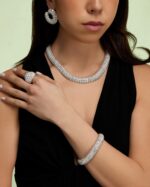 Round Brilliant Statement | Brilliant White | 18K Gold | Elegant Sparkle | Modern Classic