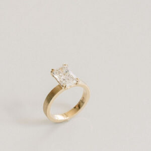 2.1 Carat Radiant Statement | Brilliant White | 14K White Gold | Effortless Elegance