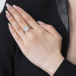 3 Carat Emerald-cut Statement | VVS | 18K Gold | Flawless-Level Presence - Image 4