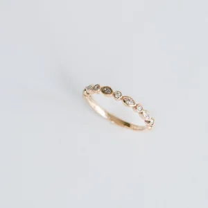 Round Brilliant Band | Brilliant White | 14K White Gold | Pure Sophistication