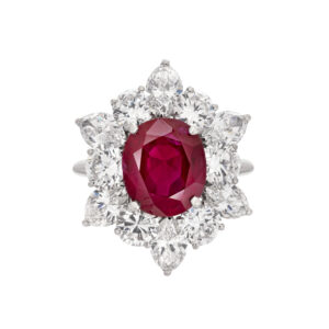 4.31 Carat Oval Statement | Ruby Red | 18K Gold | Effortless Elegance | Modern Classic