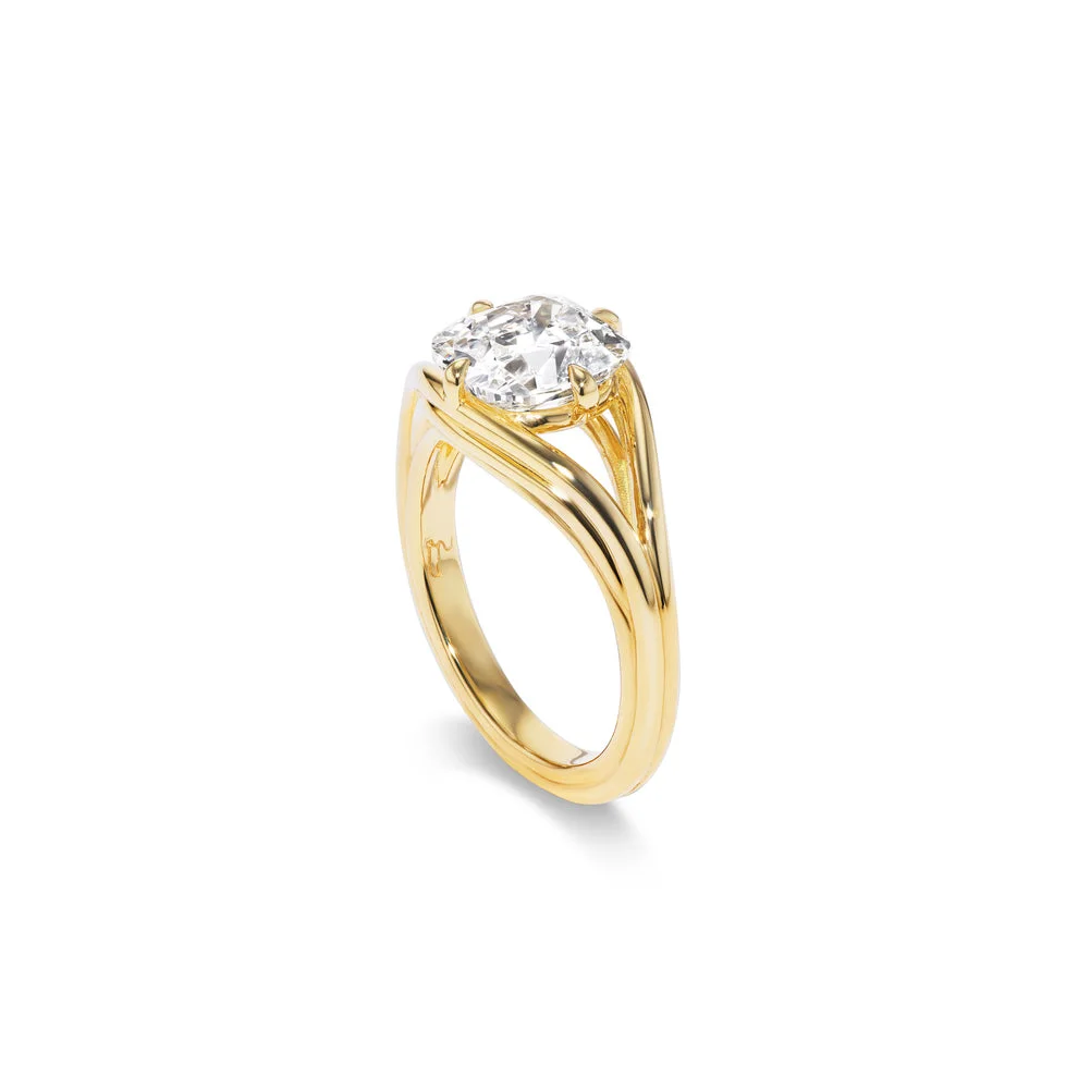 Oval Statement | Brilliant White | 14K White Gold | Elegant Sparkle
