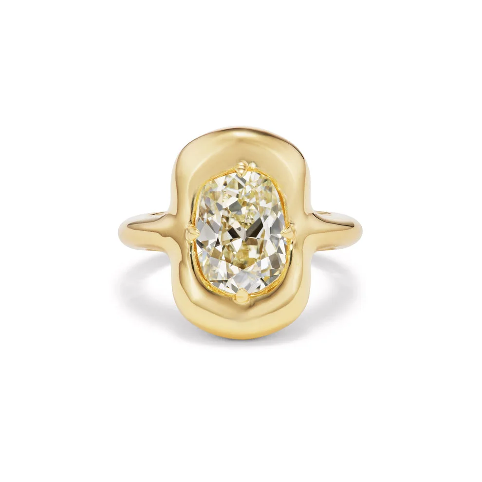 Oval Statement | Champagne | 14K White Gold | Elegant Sparkle
