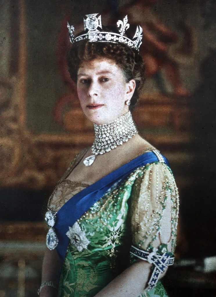 Cullinan IX 3. Autochrome portrait of Queen Mary, 1914