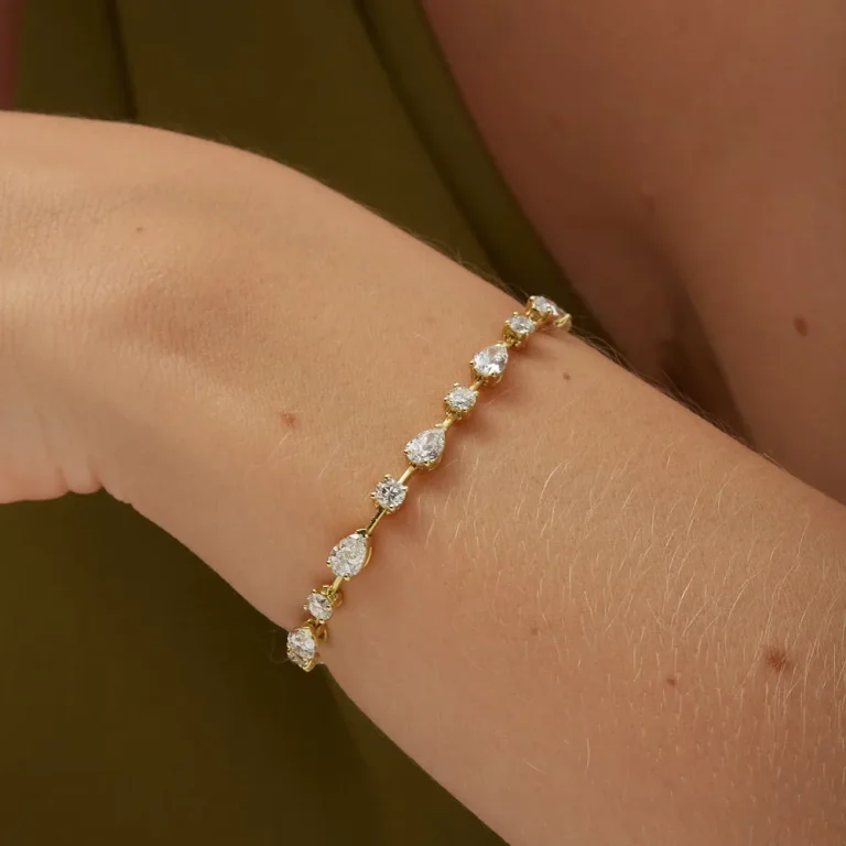 5.84Ctw Alternating Pear and Round Brilliant Cut Diamond Tennis Bracelet in 18K Yellow Gold