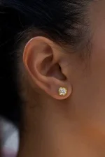 1.73 Carats Radiant Cut Diamond Halo Stud Earrings in Platinum