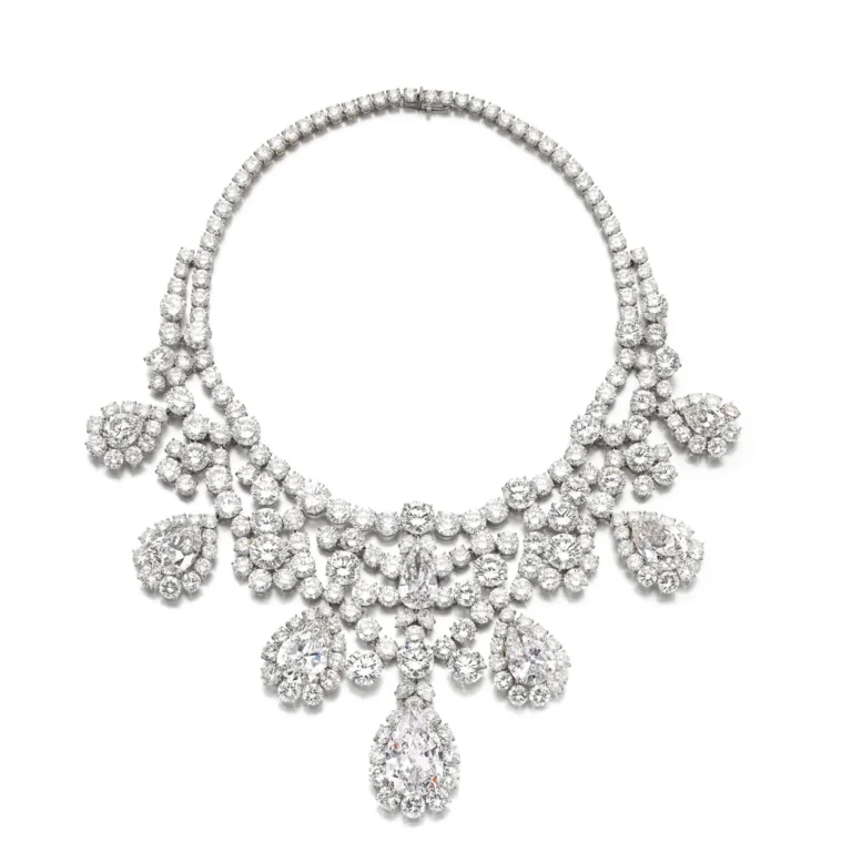 150 carats magnificent diamond Necklace
