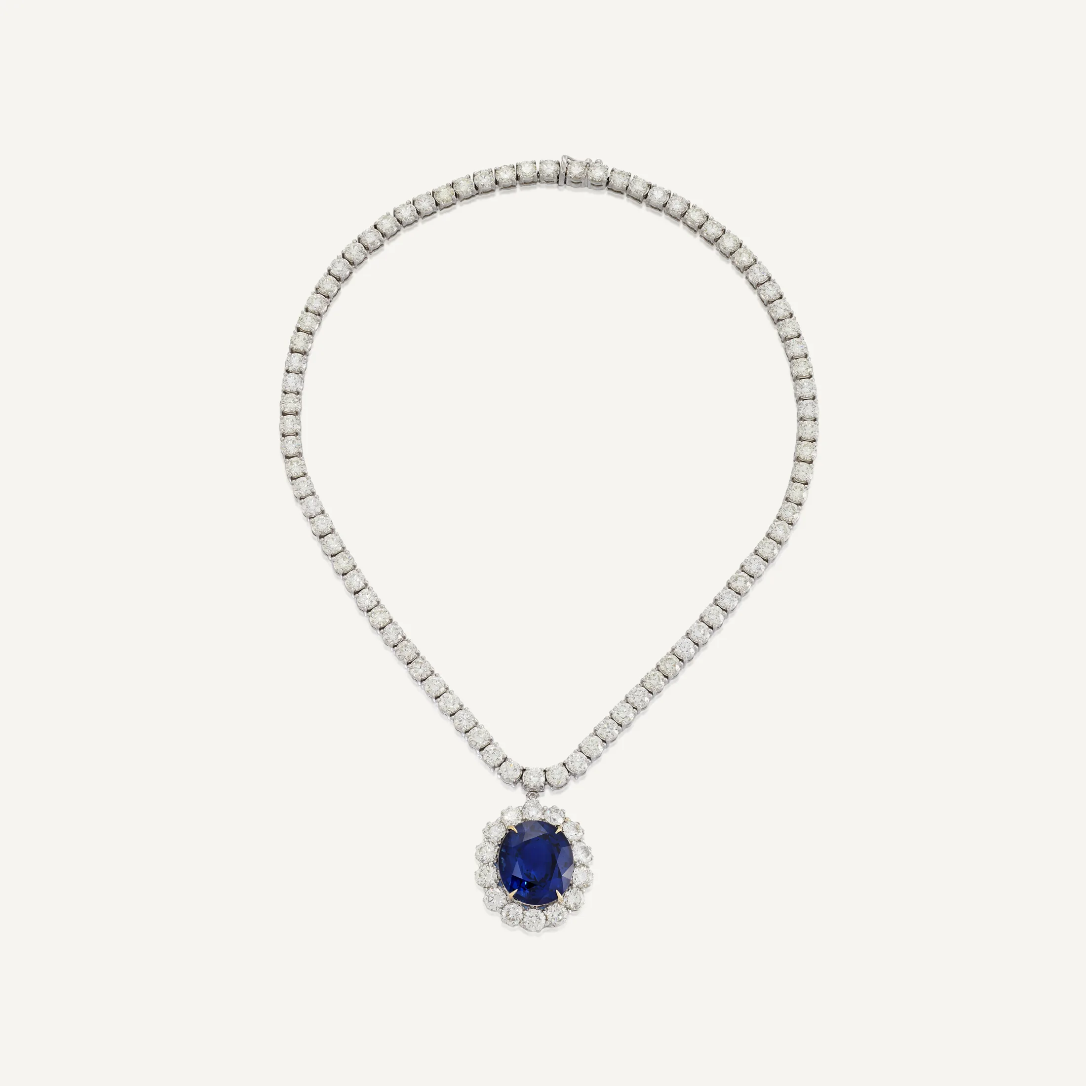 20 carats SAPPHIRE AND DIAMOND PENDANT NECKLACE
