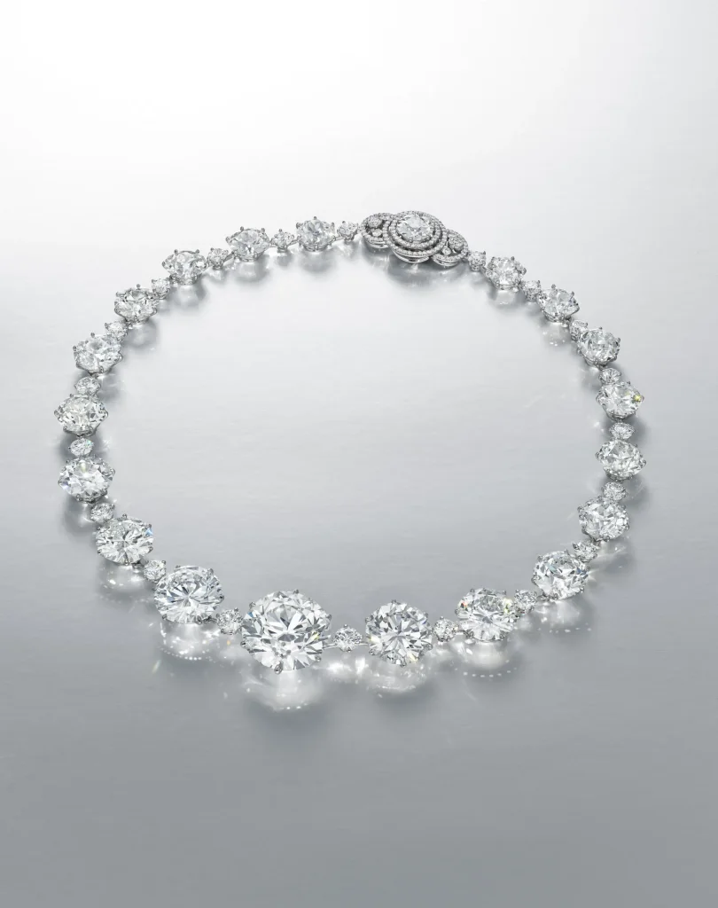 AN IMPORTANT DIAMOND RIVIÈRE NECKLACE Five round brilliant-cut diamonds of 31.71, 13.81, 12.86, 10.01 and 8.57 carats,
